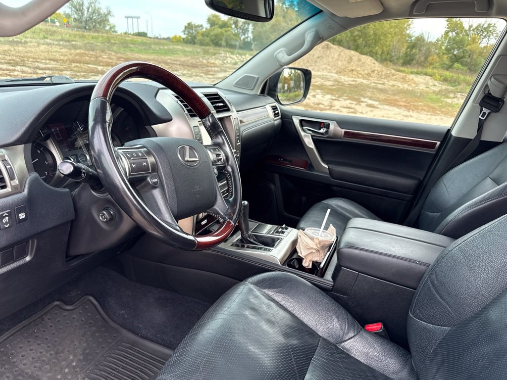 Used 2016 Lexus GX 460 w/ Premium Package AWD/4WD image 20