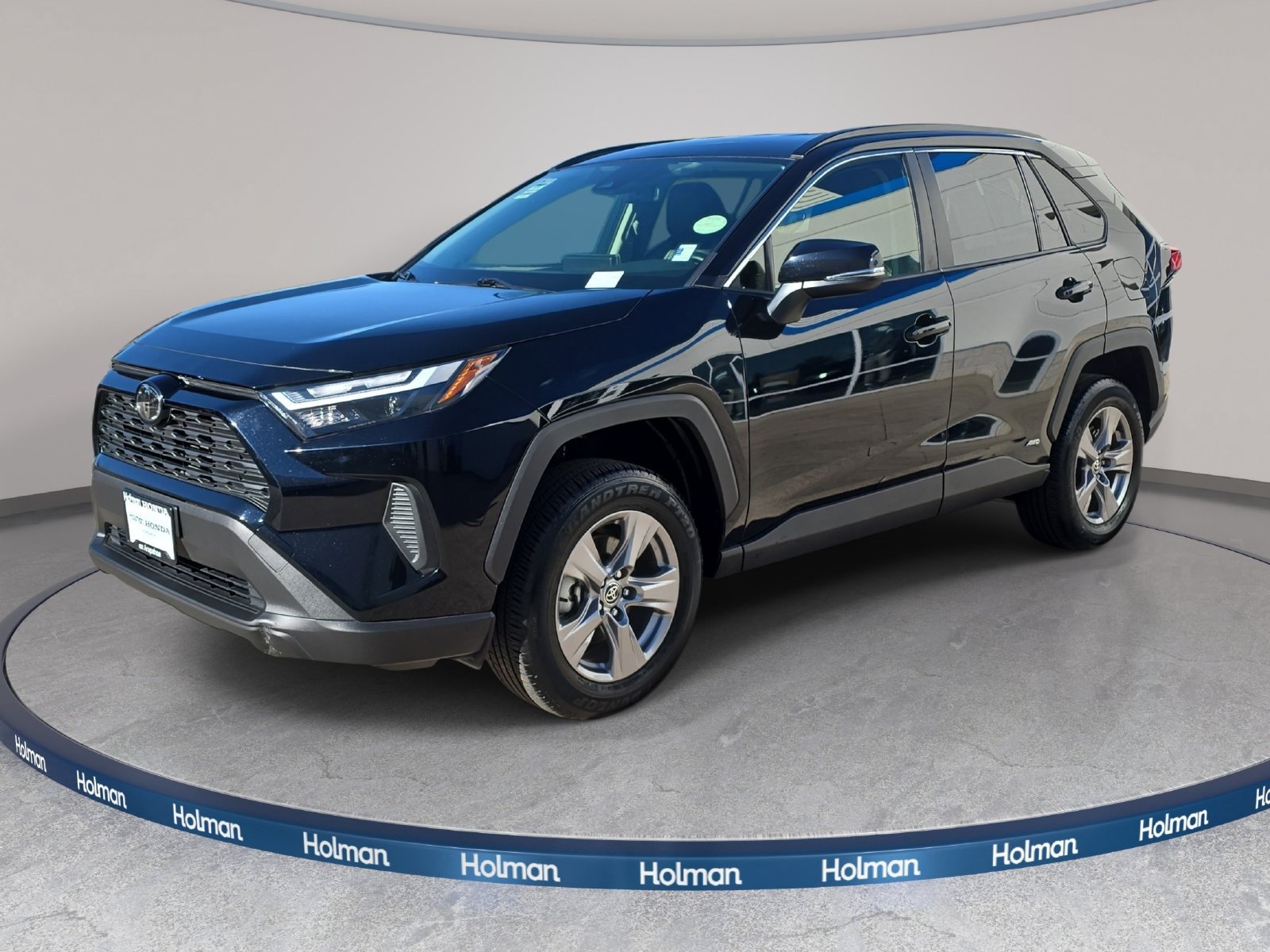 Used 2025 Toyota RAV4 XLE AWD/4WD image 1