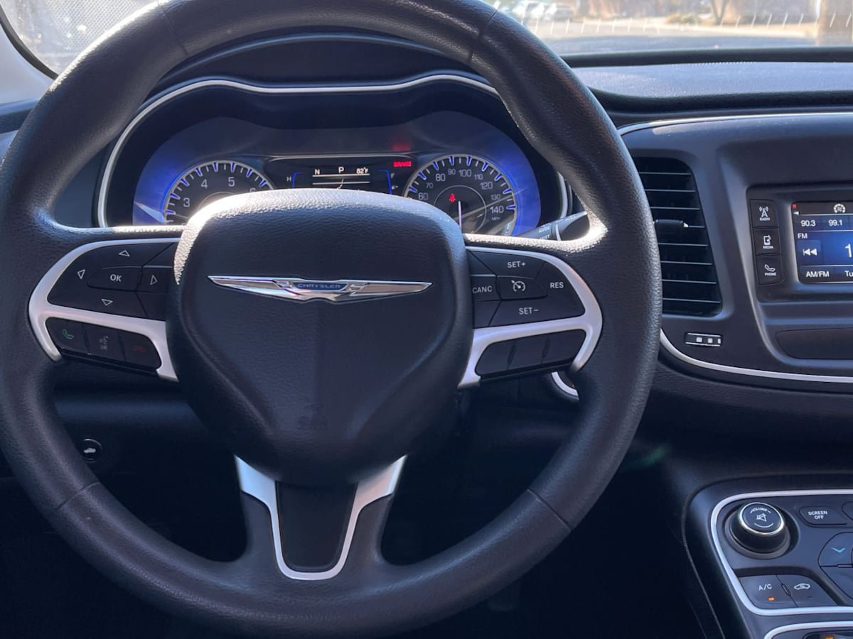 Used 2015 Chrysler 200 Limited FWD image 14
