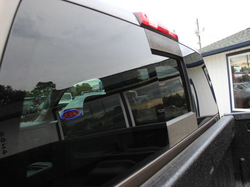 Used 2014 GMC Sierra 1500 SLT w/ SLT Preferred Package AWD/4WD image 25