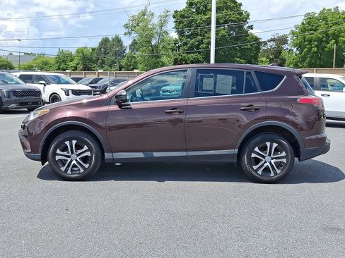 Used 2018 Toyota RAV4 LE w/ All Weather Liner Package AWD/4WD image 8