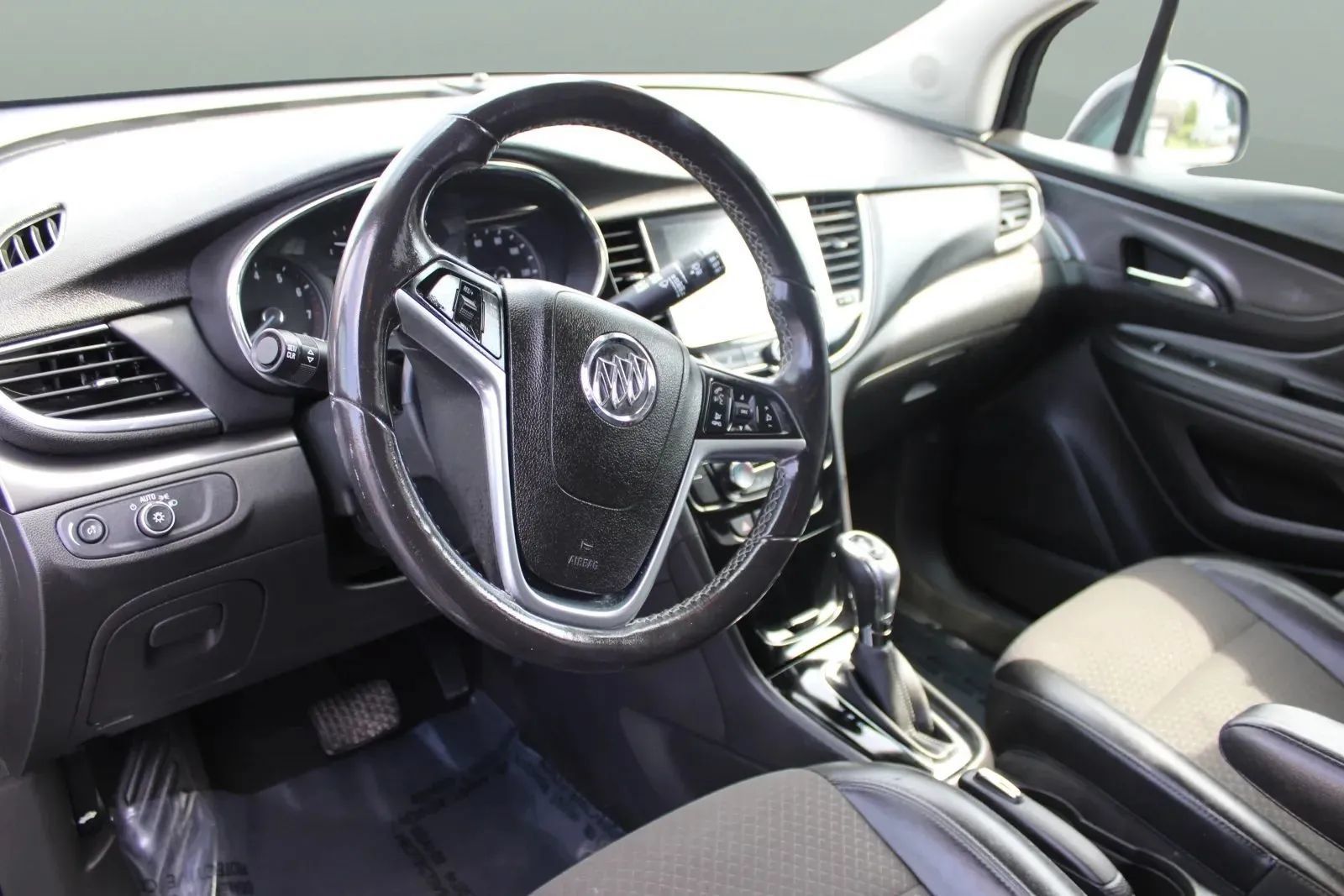 Used 2019 Buick Encore Preferred FWD image 12