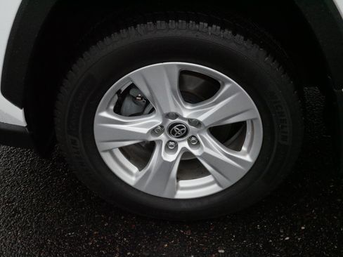 Used 2020 Toyota RAV4 XLE w/ XLE Grade Weather Package image 15