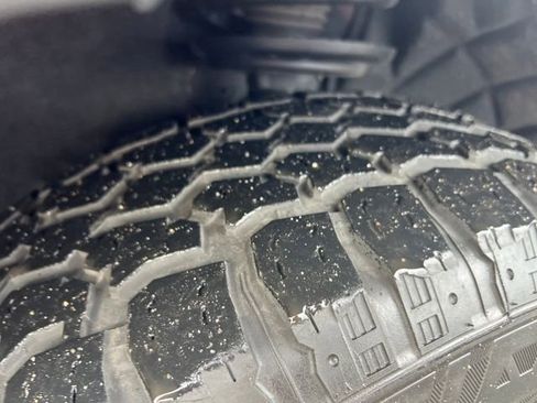 Used 2020 GMC Acadia AT4 image 25