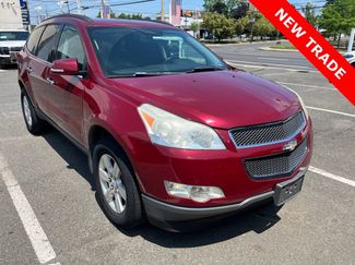 Used 2011 Chevrolet Traverse LT FWD video 1