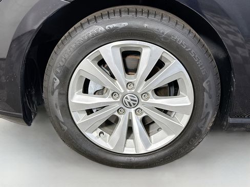 Used 2020 Volkswagen Golf 4-Door image 38