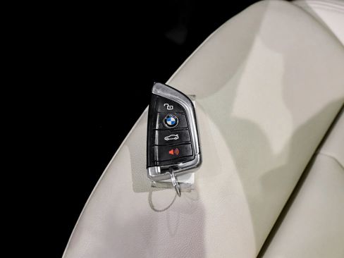 Used 2020 BMW 330i Sedan w/ Convenience Package image 62