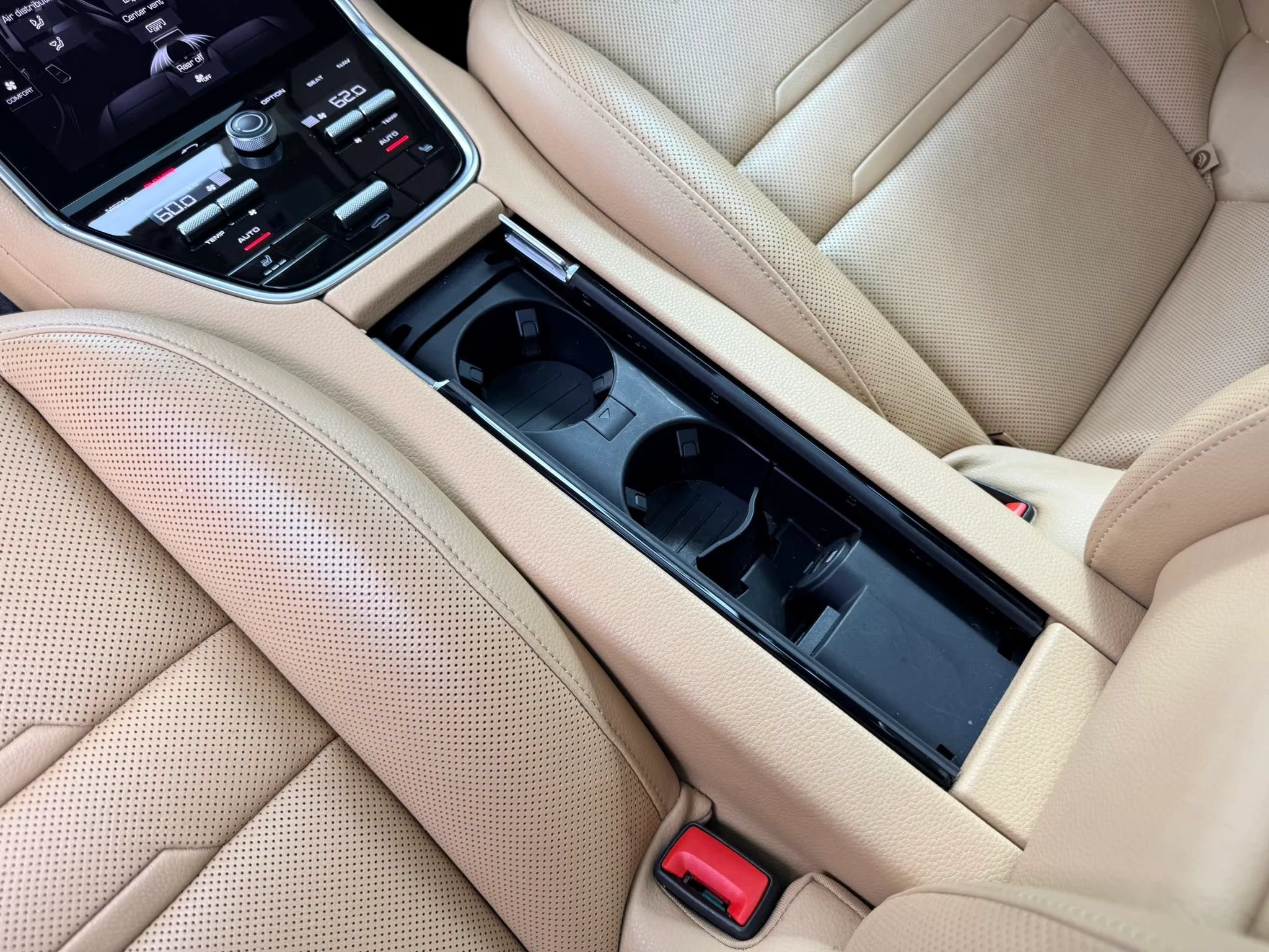 Used 2018 Porsche Panamera 4 AWD/4WD image 15