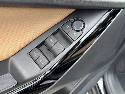 New 2025 Chevrolet Equinox ACTIV w/ Safety and Technology Package image 34