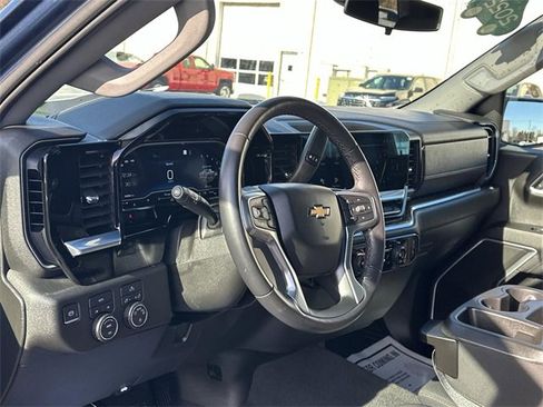 Used 2022 Chevrolet Silverado 1500 LT image 10