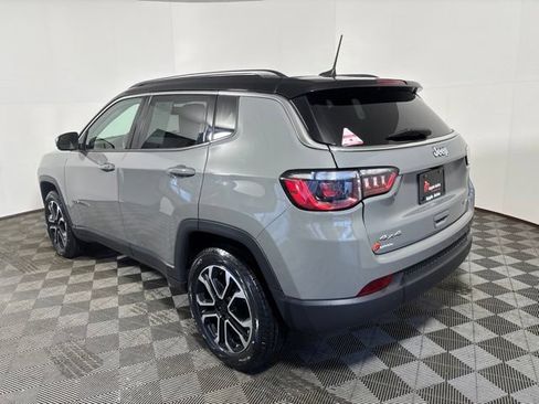Used 2022 Jeep Compass Limited AWD/4WD image 4