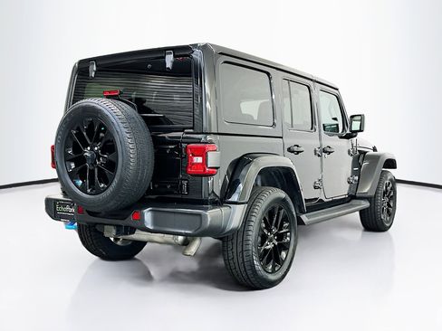 Used 2023 Jeep Wrangler Unlimited Sahara w/ Cold Weather Group AWD/4WD image 9