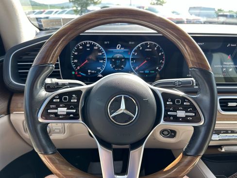 Used 2022 Mercedes-Benz GLS 450 4MATIC image 25