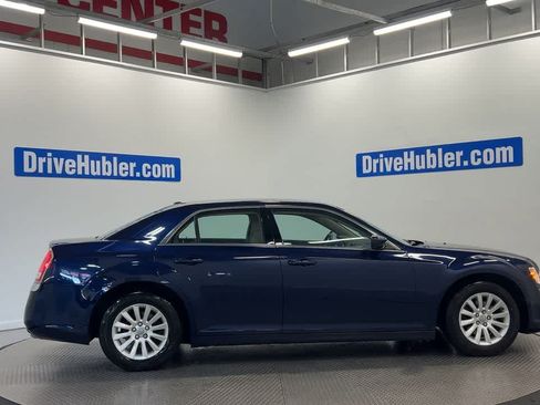 Used 2013 Chrysler 300 RWD image 3