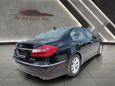 Used 2012 Hyundai Genesis 3.8 RWD image 17
