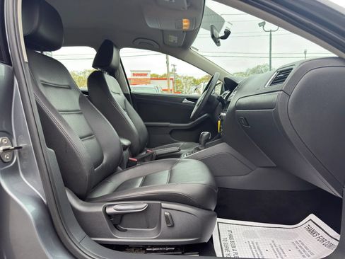 Used 2014 Volkswagen Jetta SE FWD image 22