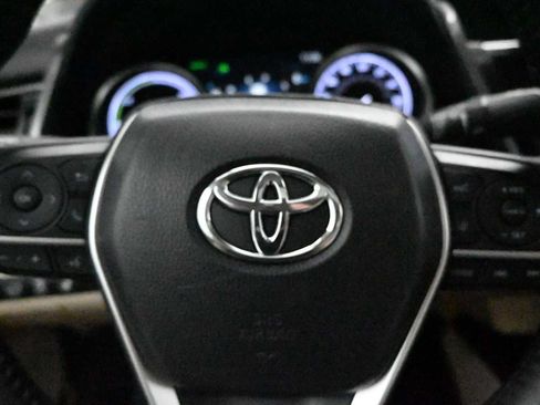 Used 2024 Toyota Camry XLE w/ Navigation Package FWD image 12