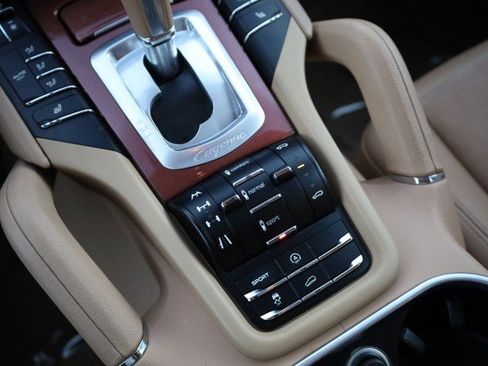 Used 2013 Porsche Cayenne GTS image 35