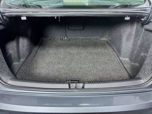 Used 2017 Volkswagen Jetta SE FWD image 24