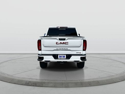 Used 2024 GMC Sierra 1500 AT4 w/ AT4 Premium Package AWD/4WD image 7