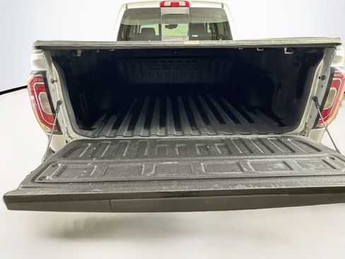 Used 2017 GMC Sierra 1500 Denali w/ Denali Ultimate Package AWD/4WD image 26