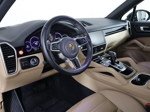 Used 2022 Porsche Cayenne image 33
