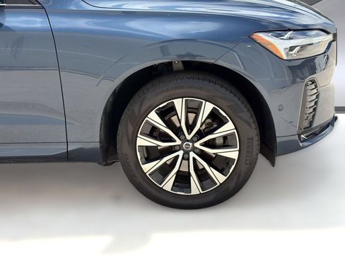 Used 2024 Volvo XC60 B5 Plus w/ Protection Package Premier AWD/4WD image 12