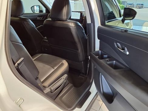 Used 2024 Nissan Pathfinder SL FWD image 28