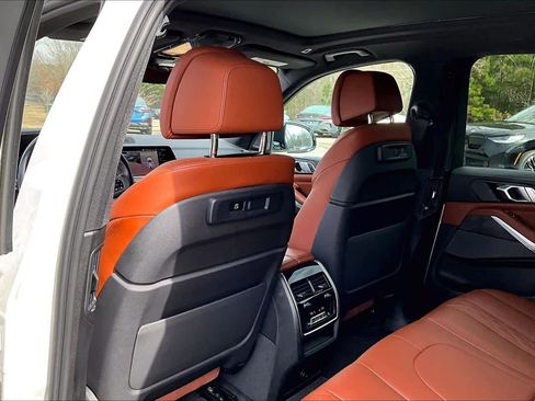 Used 2023 BMW X5 xDrive40i w/ M Sport Package image 23