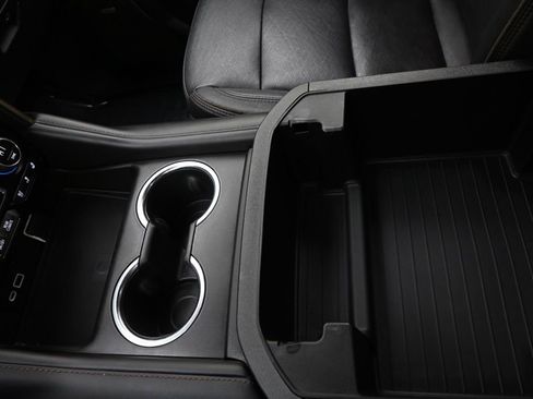 Used 2023 Chevrolet Suburban High Country image 33