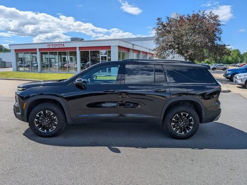 Used 2026 Chevrolet Traverse Z71 AWD/4WD image 2