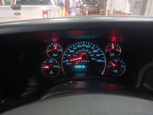 Used 2024 Chevrolet Express 2500 w/ Driver Convenience Package image 9