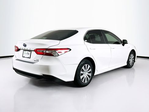 Used 2018 Toyota Camry LE FWD image 9