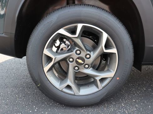 New 2026 Chevrolet Trax LT w/ LT Convenience Package FWD image 4