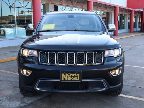 Used 2017 Jeep Grand Cherokee Limited image 3