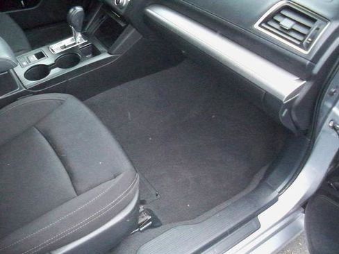 Used 2017 Subaru Legacy 2.5i Premium image 17