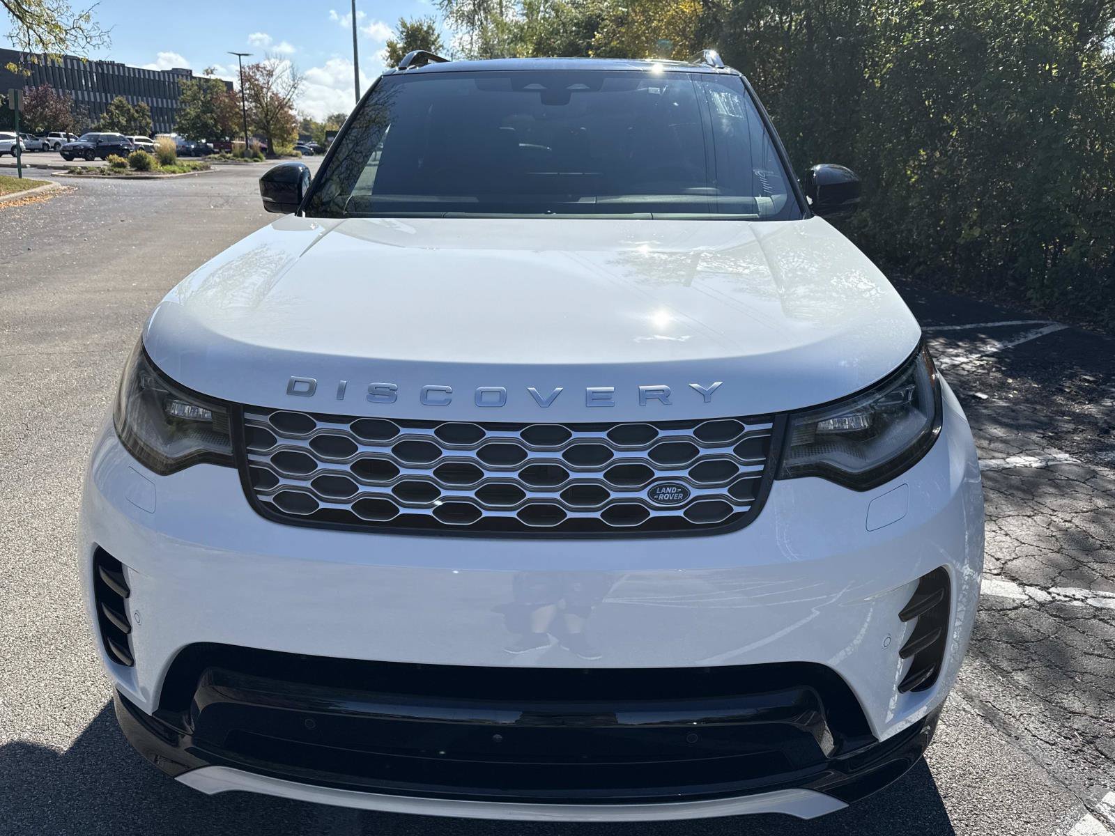 Certified 2026 Land Rover Discovery Limited Edition AWD/4WD image 2
