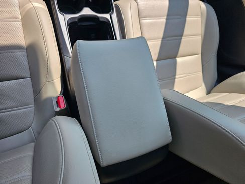 Used 2020 Honda CR-V EX-L image 29