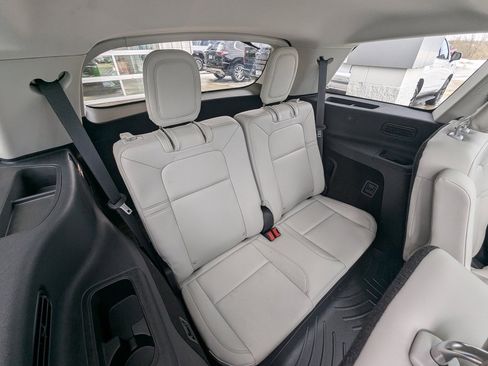 Used 2025 Lincoln Aviator AWD w/ Equipment Group 101A image 22