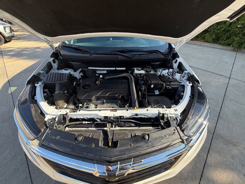 Used 2024 Chevrolet Equinox LT w/ LPO, Floor Liner Package FWD image 37