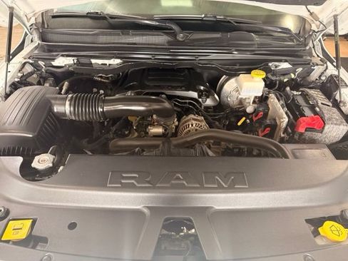 Used 2019 RAM 1500 Laramie AWD/4WD image 28