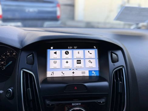 Used 2018 Ford Focus Titanium FWD image 33