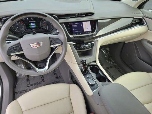 Used 2022 Cadillac XT6 Premium Luxury w/ Technology Package image 18