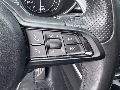 Used 2022 Alfa Romeo Stelvio Veloce AWD/4WD image 23