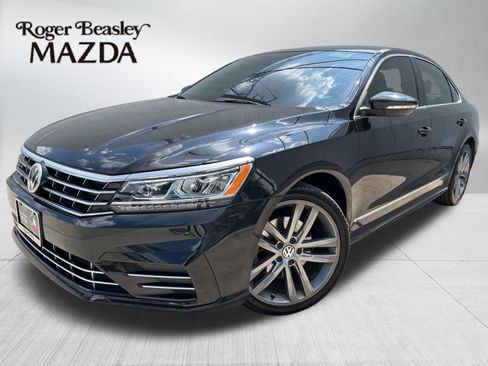 Used 2017 Volkswagen Passat 1.8T R-Line w/ R-Line Lighting Package FWD image 1
