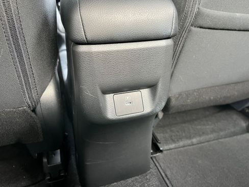 Used 2025 Nissan Versa SV image 23