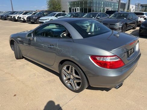 Used 2015 Mercedes-Benz SLK 250 image 4