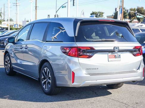 Certified 2026 Honda Odyssey EX-L image 8