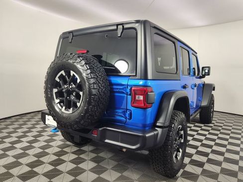 Used 2024 Jeep Wrangler Unlimited Rubicon 4xe w/ Convenience Group AWD/4WD image 5