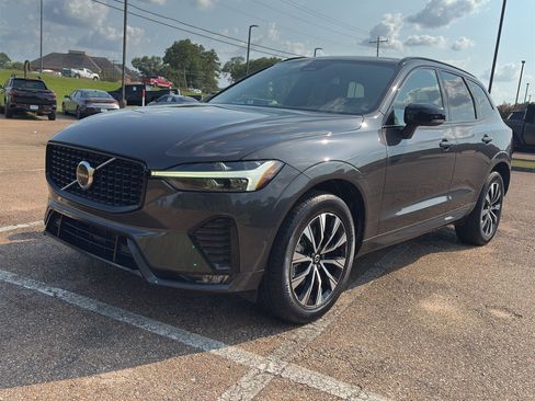 Used 2024 Volvo XC60 B5 Plus AWD/4WD image 10